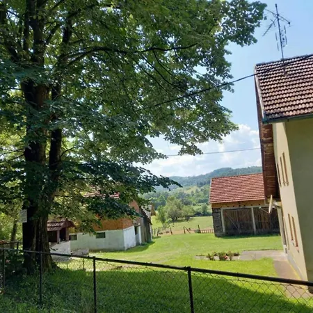 Kuca Knezevic Gospodarstwo agroturystyczne *