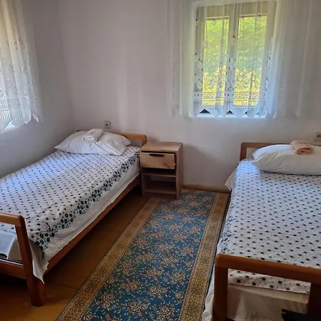 Kuca Knezevic * Mljecanica