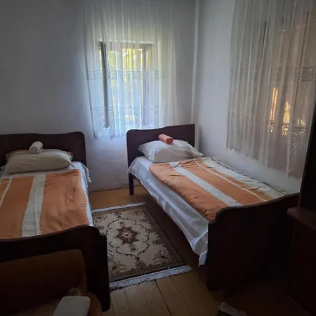 Kuca Knezevic Mljecanica